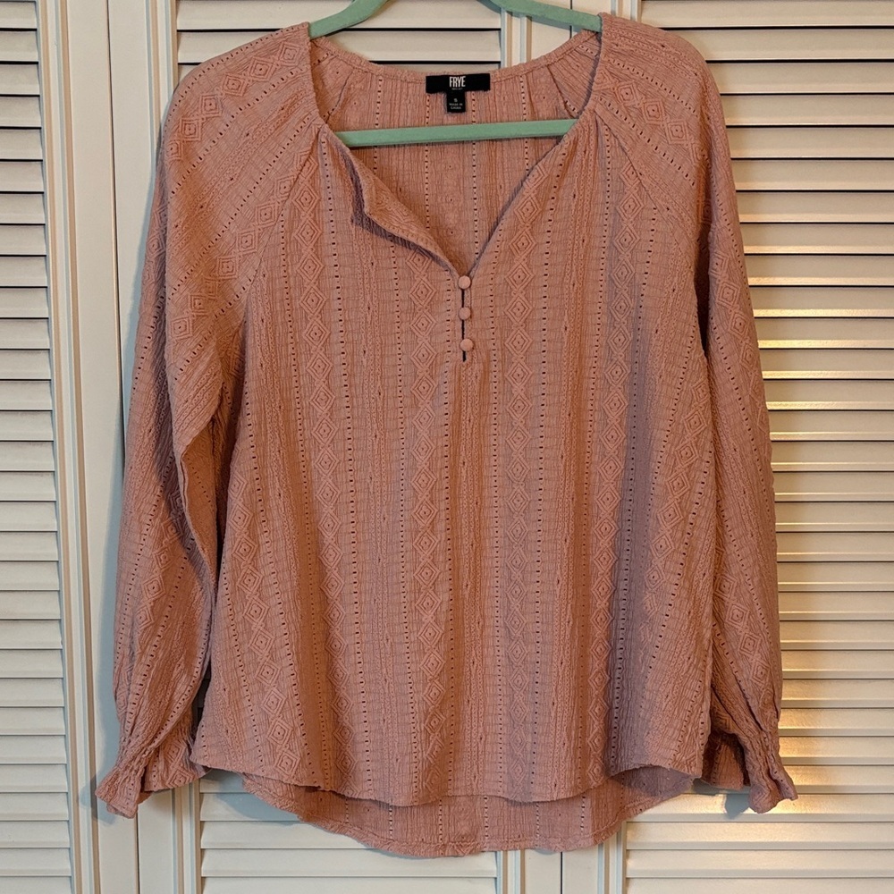 Frye Dusty Pink Textured Blouse with Button Detail & Ruffled Sleeve Size S - Picture 7 of 7